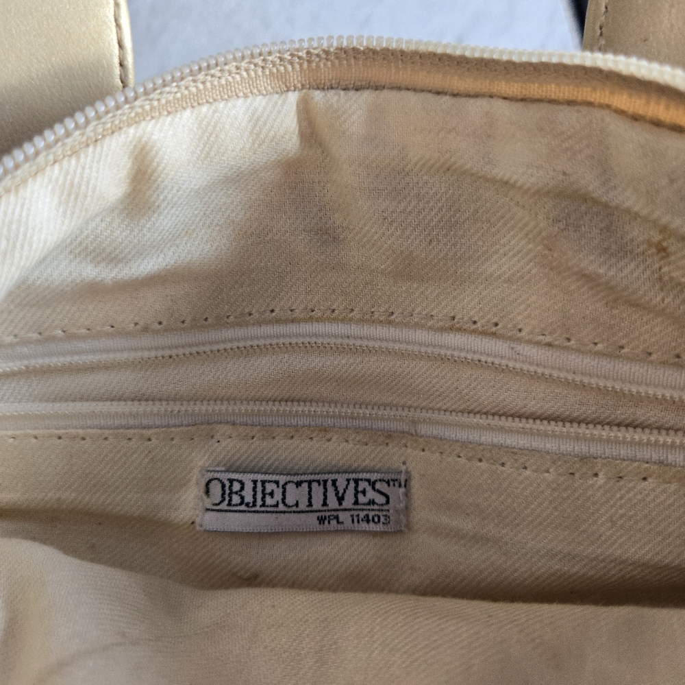 Objectives purse/ Crossbody. Cross patch with metal cross pattern on front. - Picture 8 of 12